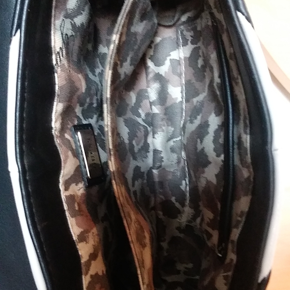 Guess crossbody convertible black and white bag small - Picture 10 of 16